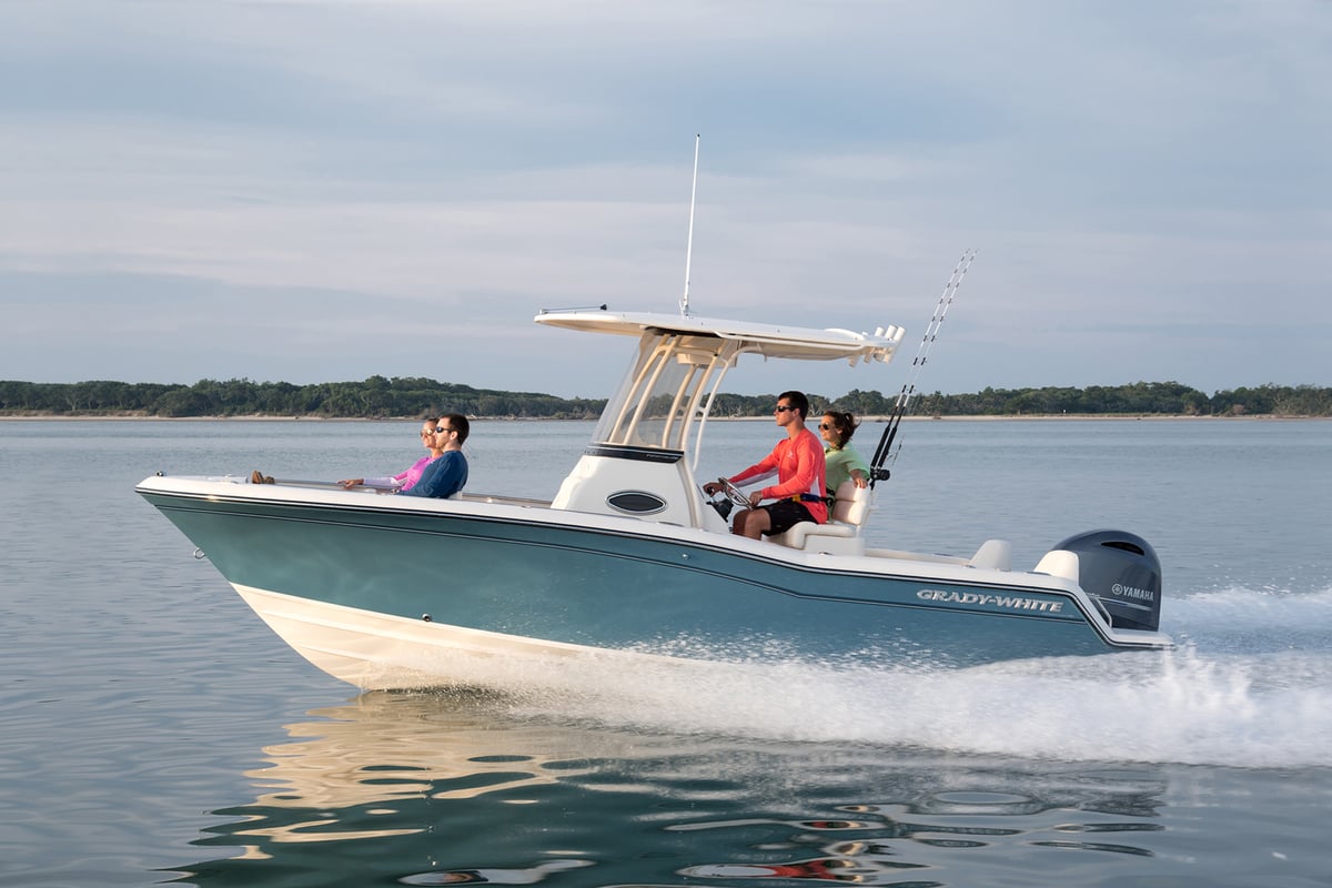 0-5021_fisherman-216-grady-white-21-foot-center-console-9395