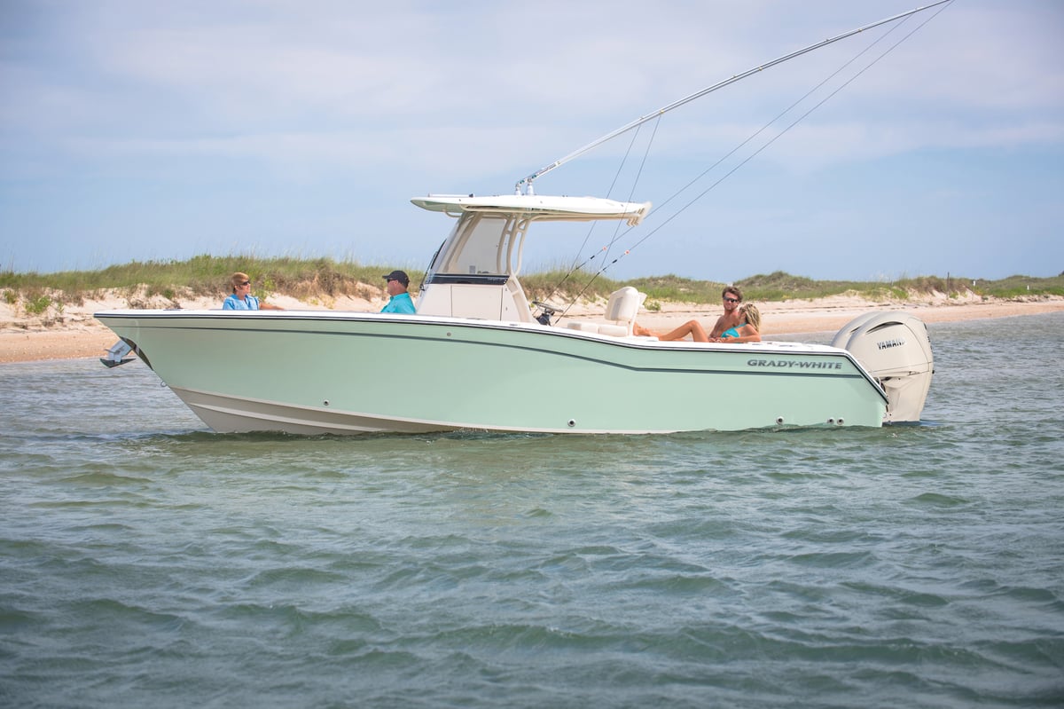 3-16072_canyon-271-grady-white-27-foot-center-console-0661
