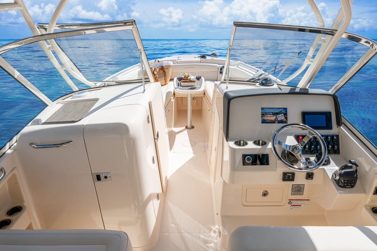4-5537_freedom-285-grady-white-28-foot-dual-console-helm-overall