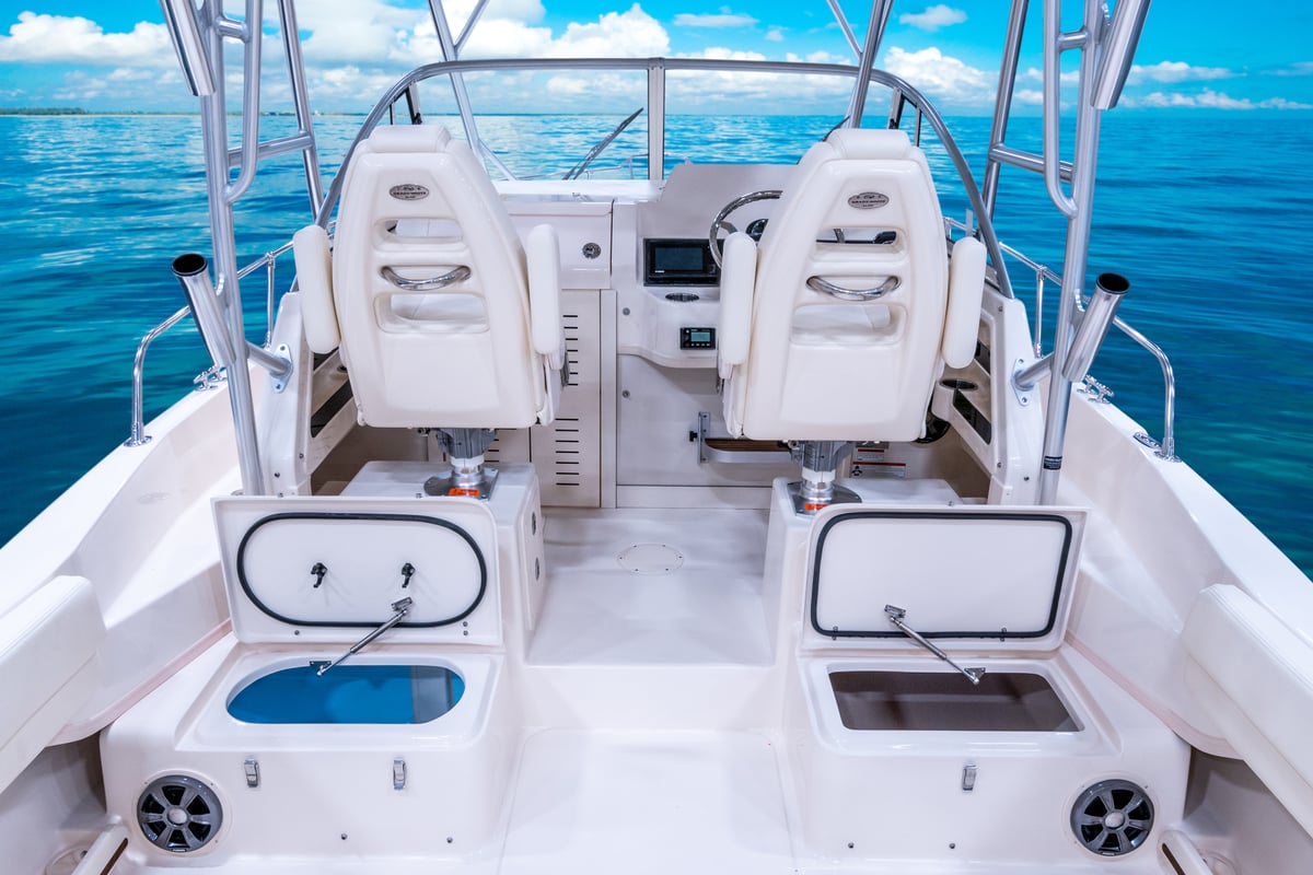 7-5828_gulfstream-232-grady-white-23-walkaround-cabin-fish-boxes