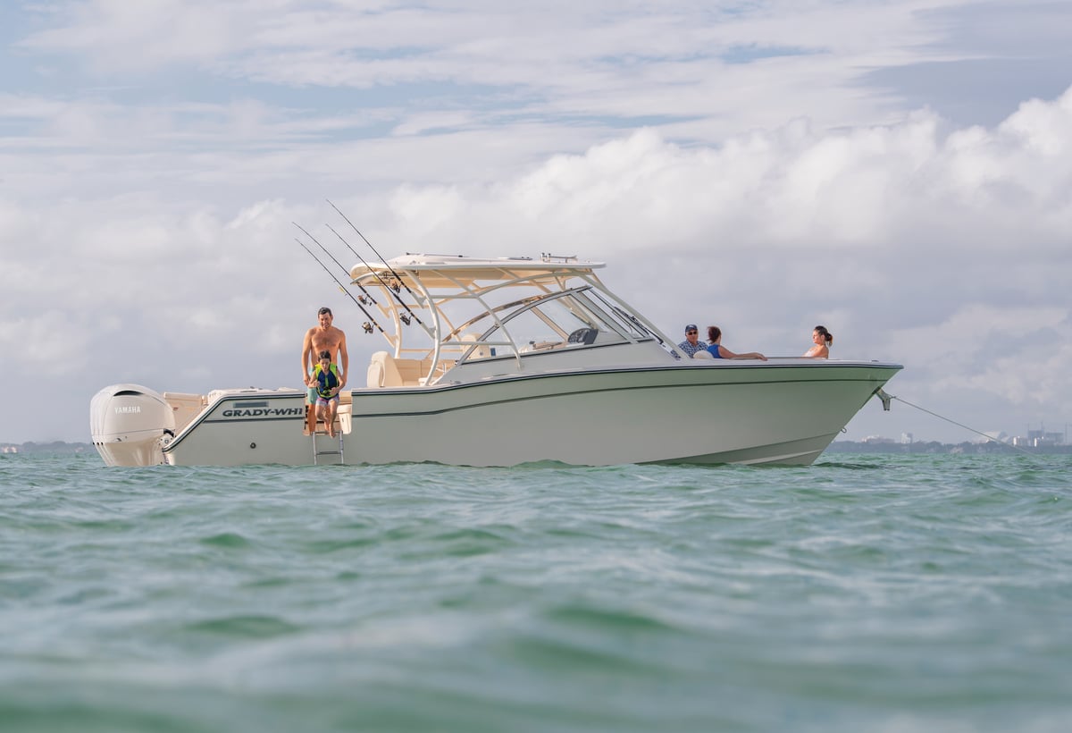 freedom-335-grady-white-33-foot-dual-console-4692